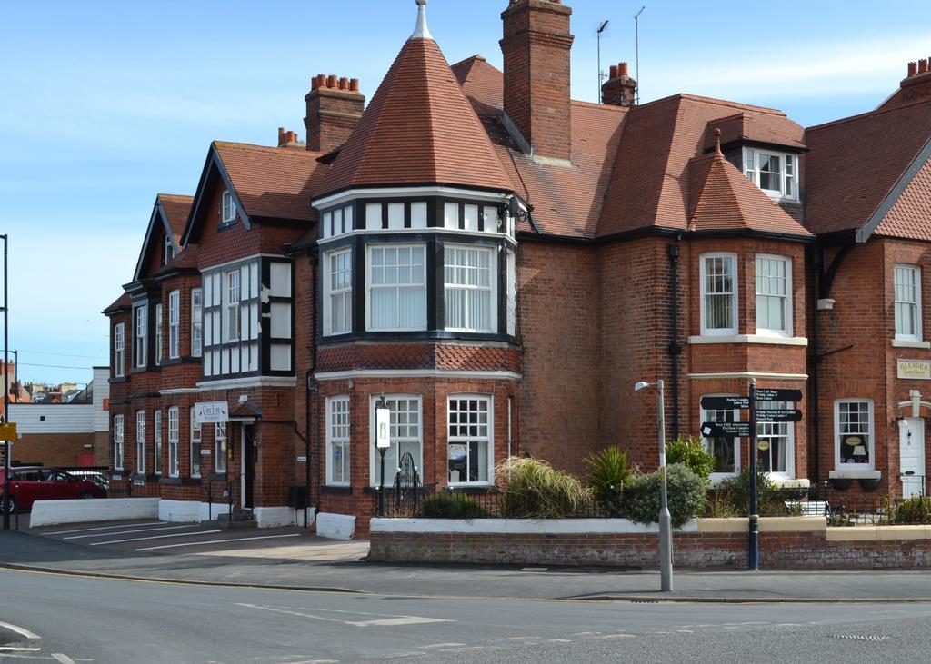 Corra Lynn Bed and Breakfast Whitby Buitenkant foto
