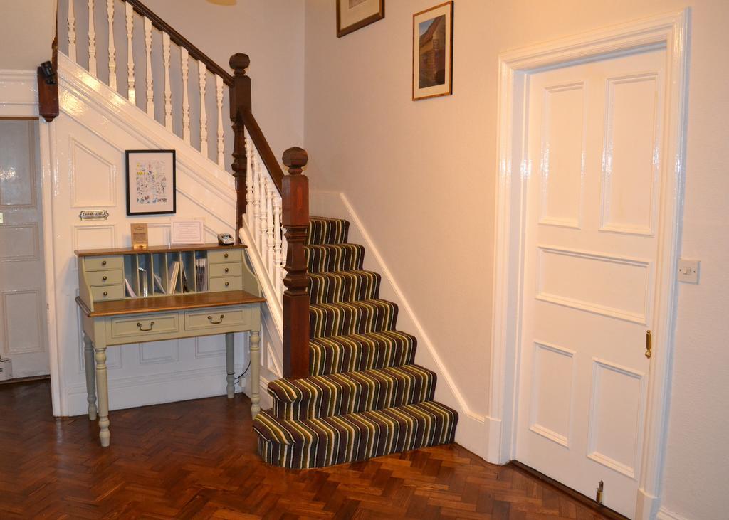 Corra Lynn Bed and Breakfast Whitby Buitenkant foto