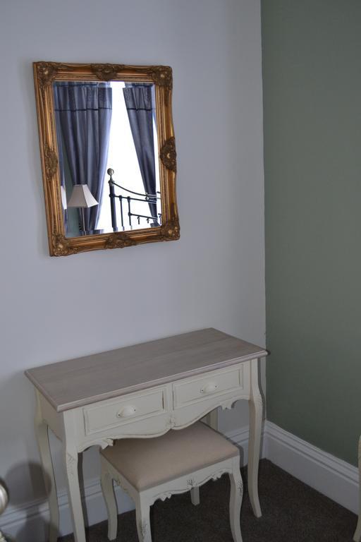Corra Lynn Bed and Breakfast Whitby Buitenkant foto