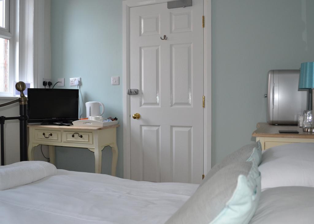 Corra Lynn Bed and Breakfast Whitby Buitenkant foto