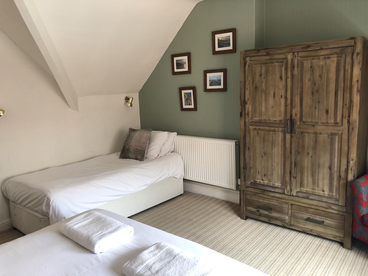 Corra Lynn Bed and Breakfast Whitby Buitenkant foto